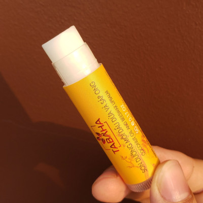 Son Dưỡng Môi Dầu Dừa Và Sáp Ong TABAHA 5g Giảm Thâm Hết Khô Nứt Nẻ