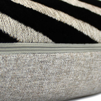 SCATTER BOX Vỏ Gối cao cấp nhập khẩu Ireland Anh Quốc BOWIE màu BLACK C/COVER kích thước 43x43CM Phong cách tân cổ điển