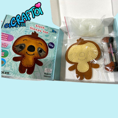 KIM NHỰA Bộ Thủ Công Trẻ Tự Làm Thú Bông 5+ SLOTH Sleepy Joe Craftoi Felt Sewing toy prepunched holes plastic needle