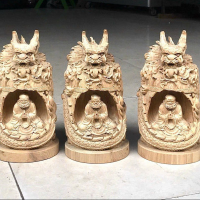 Tượng đạt ma sư tổ ngồi thiền xông trầm bằng gỗ bách xanh thơm nức cực đẹp kt 20×11cm 