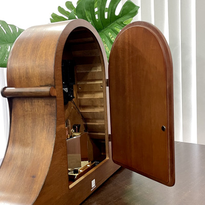 Đồng hồ Để bàn Rhythm CRH271UR06 – Kt 60.0 x 39.7 x 15.0cm, Vỏ gỗ, Dùng Pin.