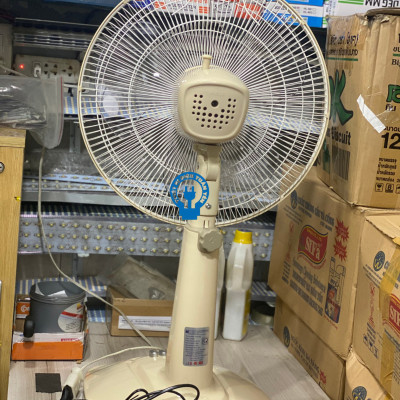 Quạt lửng Hali LU168C công suất 47W, thiết kế trang trọng tinh tế, 3 tốc độ gió - Hàng chính hãng - Bảo hành 12 tháng