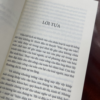 PHỤ NỮ VÔ HÌNH – Caroline Criado Perez – 	Nhung Nhung dịch – Huy Hoang Books 