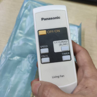 Điều khiển quạt cây Panasonic F409 chính hàng (tặng kèm 2 PIn) - Hàng chính hãng