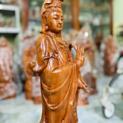 Tượng phật bà quan âm bồ tát bằng gỗ hương đá liền khối kt cao 70×20cm 