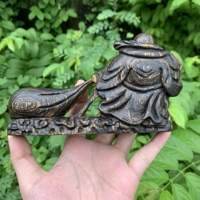 Tượng phật Di Lặc kéo bao tiền vàng phong thủy gỗ trầm hương sánh chìm tự nhiên để bàn làm việc và taplo xe ô tô