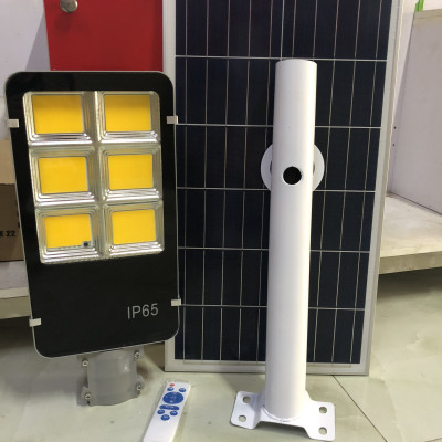 Đèn đường năng lượng mặt trời 300W SÁNG VÀNG