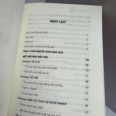 THINK CLEAN - ĐỪNG TIN VÀO TẤT CẢ NHỮNG GÌ BẠN NGHĨ! - Kim Oanh - Mochi Books - NXB Thế Giới.