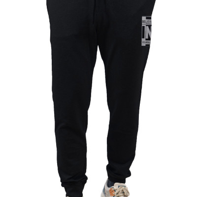 Quần jogger nam họa tiết in dập nổi Novelty Regular fit đen NQGMMDMT3R230551Q