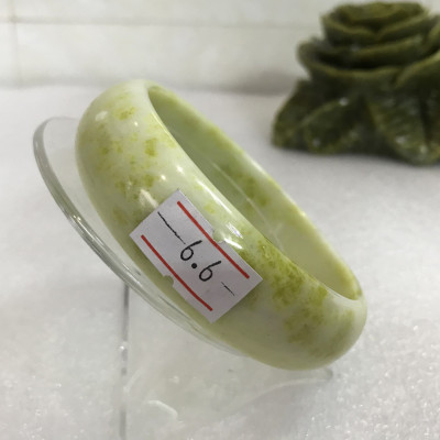 Vòng tay cẩm thạch nam màu vàng bản 2.2cm size 6.6cm cho người mệnh Thủy và Kim. VONGNGOCcom.6.6cm