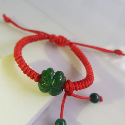 Vòng Đeo Tay Nữ Kiểu Dây Đỏ Cỏ 4 lá Xanh mới lạ đẹp lắm Chất liệu đá cẩm thạch xanh lá cỏ thắt dây kiểu đỏ rẻ đẹp Nữ đeo tay may mắn tăng đưa rút chỉnh theo tay lớn nhỏ được hết đẹp lắm ạ