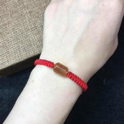 Vòng tay đá phong thủy- lu thống tóc vàng