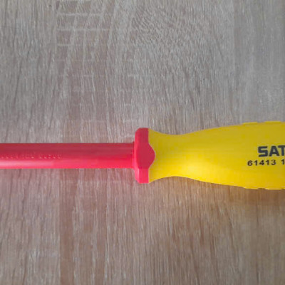 Tua vít vặn đai ốc cách điện 1000V VDE 13mm x 125mm SATA 61413