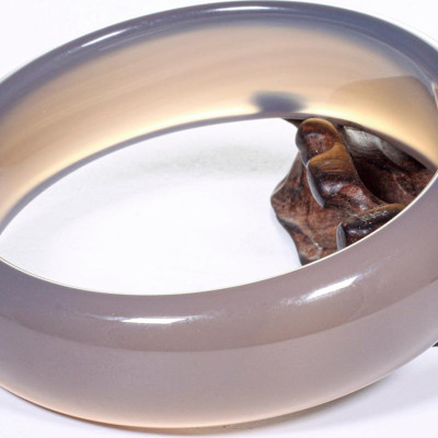 Vòng tay đá mã não lông chuột đậm liền khối bản hẹ trung ni 58 mệnh kim, thủy - Ngọc Qúy Gemstones