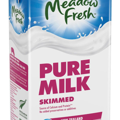 Thùng 12 hộp sữa tươi tiệt trùng tách béo Meadow Fresh 1L hàng New Zealand