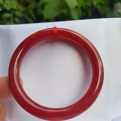 Vòng Cẩm Thạch Đỏ đẹp I Size 49mm Vòng tay đỏ đỏ đậm đẹp đeo lên may mắn chuẩn hợp Nữ mệnh Hỏa mệnh Thổ ạ Nữ cân  nặng 45kg -> 51kg đeo vừa tay đẹp xinh tay ạ