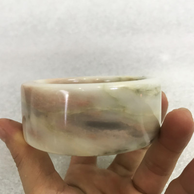 Vòng tay cẩm thạch bản vuông màu hồng cho nữ cao 2.5 cm đường kính size 5.6 cm lọt lòng VONGCAMTHACHNU