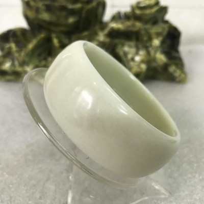 Vòng tay đá trắng tự nhiên cho nam mệnh Thủy và Kim cao từ 2.3 đến 2.5 cm đủ size