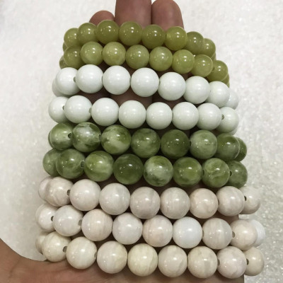 Vòng ngọc màu hồng phấn độc lạ cho người mệnh Thổ và Hỏa đường kính hột là 16cm