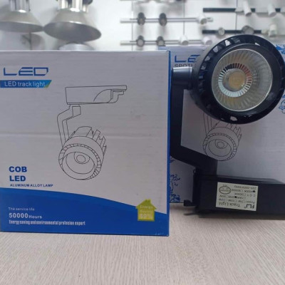 Combo 3 đèn rọi ray + 1 ray 1 mét vỏ trắng DX100 loại chuẩn