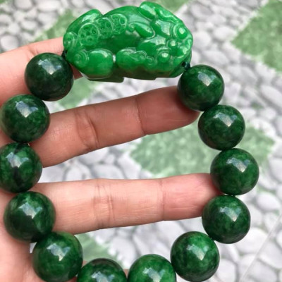 VÒNG TAY PHONG THỦY ĐÁ CẨM THẠCH TỲ HƯU HÚT TÀI LỘC MAY MẮN VÒNG NAM MỆNH THỦY , MỆNH MỘC ĐEO Ạ NAM TAY TO 75KG - 90KG ĐEO