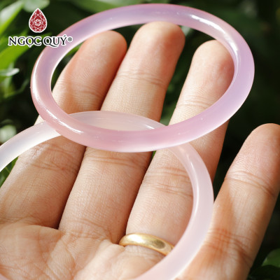Vòng tay chalcedony hồng bản tròn (bản 6 - 7mm) - Ngọc Quý Gemstones