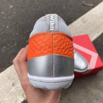 Hot đôi giày thể thao đá banh cao cấp WIIIika Flash bạc đành cho cách siêu phủi