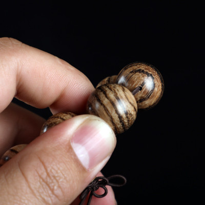 Combo Vòng chuỗi đeo tay đôi Trầm Hương Nam Nữ 108 hạt, kèm hộp đựng lót Nhung, Lụa