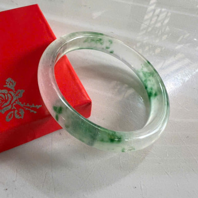 Vòng Tay Nữ Bản Hẹ Đá Mã Não DuLong Trắng Xanh Rong Biển 3 bên cân xứng Trong Bóng Đẹp Ni 56mm Cao 10mm Dầy 7mm Món quà tặng Nữ 53kg - 58kg đeo tay xinh rẻ đẹp ý nghĩa ạ