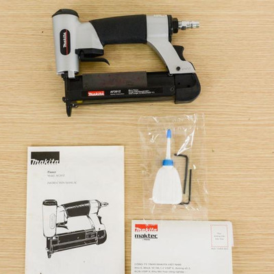 MÁY BẮN ĐINH HƠI 25MM (100PCS) MAKITA AF201Z- HÀNG CHÍNH HÃNG