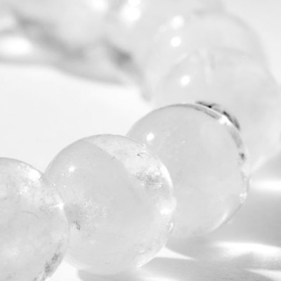 Vòng tay thạch anh ưu linh trắng charm voi bạc Ngọc Quý Gemstones