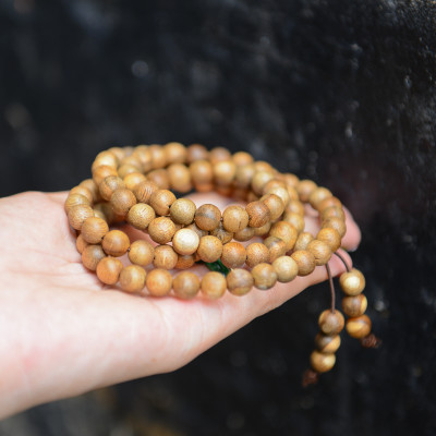 Chuỗi tràng 108 hạt 8 li Trầm Hương tốc xí Khánh Hòa