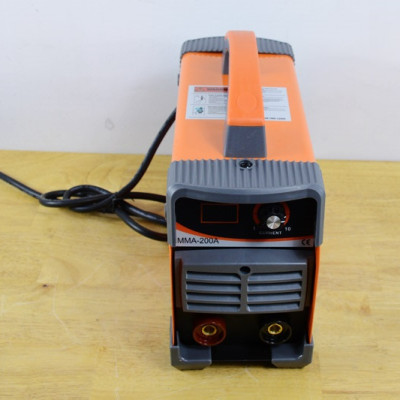 MÁY HÀN QUE ĐIỆN TỬ BTEC MMA-200A (CHUYÊN KÉO QUE 3.2, CÓ ĐỒNG HỒ)- CHÍNH HÃNG