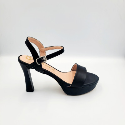 Giày sandal nữ cao gót 9 phân hàng hiệu rosata đẹp màu đen da mềm ro599