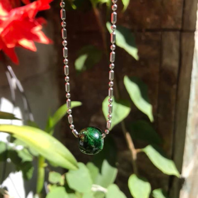 Sợi DÂY CHUYỀN Mặt LU TRÒN ĐÁ cẩm thạch tự nhiên LOẠI BÓNG đẹp  MÀU XANH ĐẬM ĐẸP LẮM Chất liệu đá cẩm thạch tự nhiên loại sịn đẹp   Size hạt 10mm x 12mm đeo lên Cổ đẹp lắm sang Model lắm