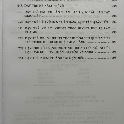 Sách Kỹ Năng An Toàn và Sơ Cấp Cứu Ban Đầu Trong Cuộc Sống Hàng Ngày (V2620A)