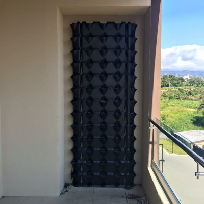 Chậu Trang Trí Cây Ban Công Đứng Vertical nhập khẩu Minigarden Bồ Đào Nha KÈM giải pháp Tưới Nhỏ Giọt Bán tự động dù ban công KHÔNG có vòi cấp nước (gồm 8 tầng Module + 1 Tray nước + Bộ tưới)