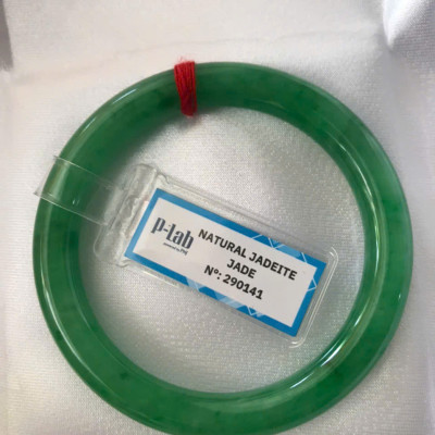 Vòng Tay Nữ Đá Ngọc Cẩm Thạch Tự Nhiên Lý R Ni 50mm Chột 8mm Vòng kiểm định P Lab No 290141 Màu Xanh lý đậm đều bóng đẹp nữ 50kg - 54kg ạ