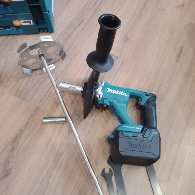 MÁY TRỘN SƠN DÙNG PIN (BL)(18V) 165MM MAKITA DUT130Z (KHÔNG KÈM PIN VÀ SẠC) - HÀNG CHÍNH HÃNG