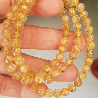  Vòng thạch anh tóc vàng tự nhiên trong bóng đẹp size hạt 5mm - 6mm các Chị em nữ đeo kiểu quấn 3 vòng tay màu vàng tươi sáng bóng chuẩn hợp nữ mệnh kim thổ  thủy đeo quyến rũ xinh đẹp trẻ trung may mắn đặc biệt tốt sức khỏe công việc tài lộc rẻ đẹp ạ