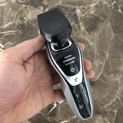 Máy cạo râu khô và ướt cao cấp nhãn hiệu Philips S5370/04 đầu cạo được thiết kế lượn tròn bảo vệ da - Hàng Nhập Khẩu