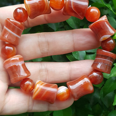 Vòng tay đá mã não đỏ kiểu Vòng kiểu hạt to thống 14mm với hạt tròn 10mm Anh Chị mệnh hỏa mệnh thổ đeo xinh đẹp tay ạ