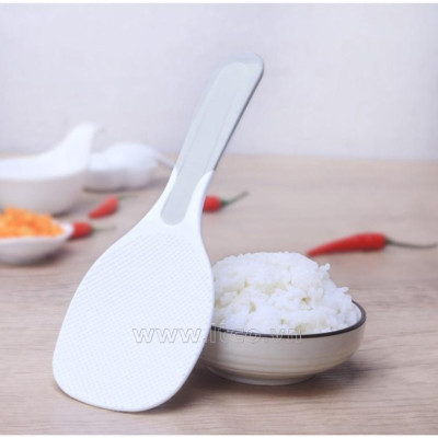 Muôi xới cơm chống dính, kháng khuẩn ( giao màu ngẫu nhiên )  - made in Japan 