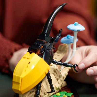LEGO IDEAS 21342 Đồ Chơi Lắp Ráp Bộ Sưu Tập Côn Trùng (1111 chi tiết)