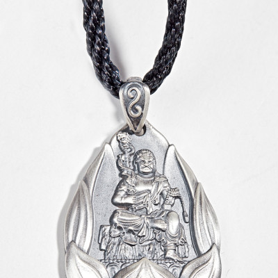 Mặt Dây Chuyền Bạc Bất Động Minh Vương Tuổi Dậu Ngọc Quý Gemstones