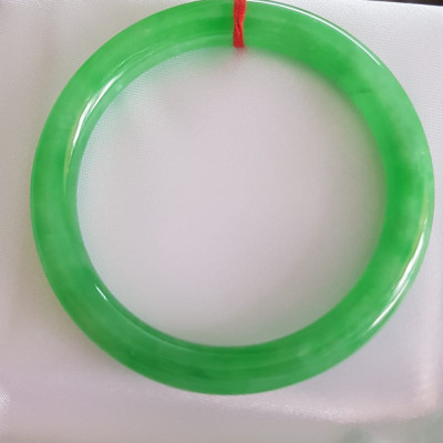 Vòng tay nữ đá cẩm thạch Lý Trong A 55mm x cọng 8mm Màu Xanh lá tươi sáng bóng đều cả vòng rất đẹp Nữ 54kg - 63kg đeo mệnh Mộc mệnh Hỏa mệnh Thủy ạ