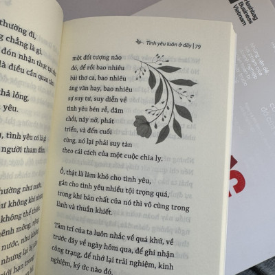 OBSERVE & LOVE TÌNH YÊU LUÔN Ở ĐÂY - Phương Bùi –  Infinity Books 