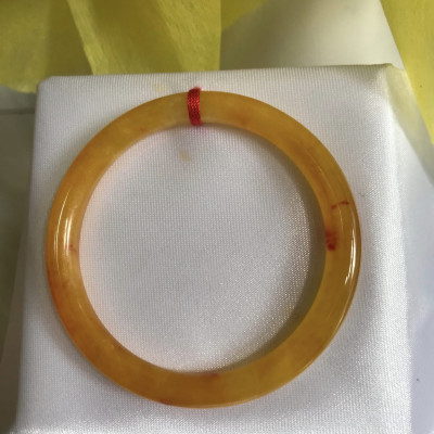 Vòng tay nữ đá Cẩm thạch Vàng tươi 49mm x cọng 6mm hợp Nữ mệnh Kim, mệnh Thổ, mệnh Thuỷ 40kg - 49kg món quà ý nghĩa dành cho các chị em nữ đeo tươi đẹp xinh màu vàng tươi may mắn cả năm ạ