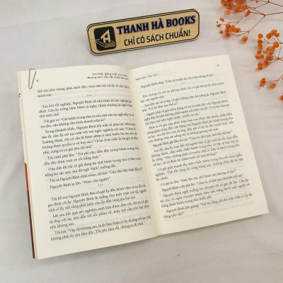 Sách - Em Thật Giống Một Chú Nhím, Nhưng Anh Vẫn Rất Muốn Ôm Em (Kèm Bookmark)