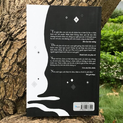 Sách - Thiên Tài Bên Trái, Kẻ Điên Bên Phải